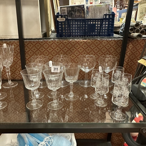 311 - SELECTION OF GLASSWARE