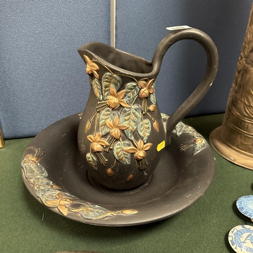 389 - WASH BOWL AND JUG IN RELIEF