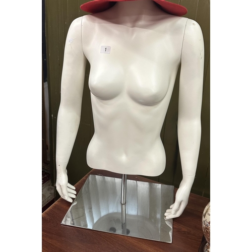 1 - FEMALE FORM, MANNEQUIN BUST