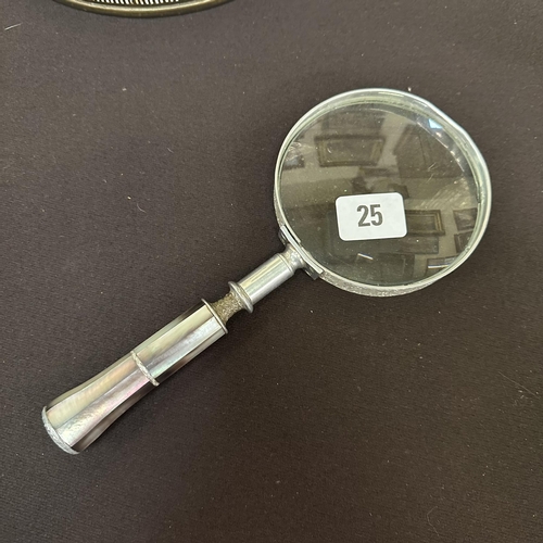 25 - MAGNIFYING GLASS