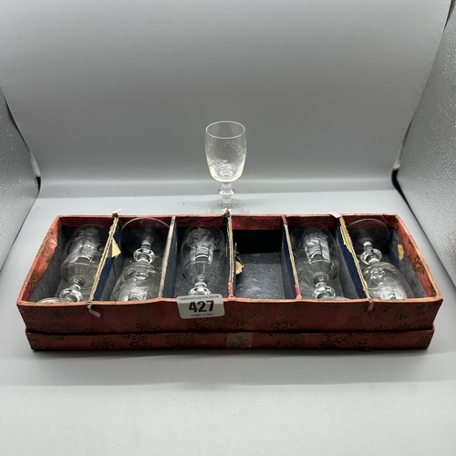 427 - SELECTION OF VINTAGE MINIATURE GLASSES IN ORIGINAL BOX