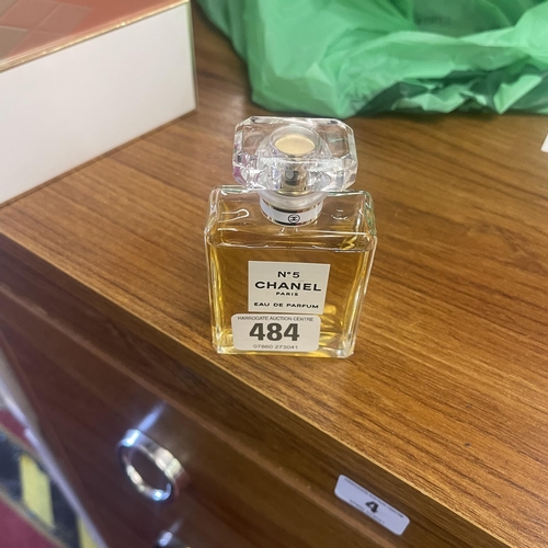 484 - A SELECTION OF DESIGNER PERFUME