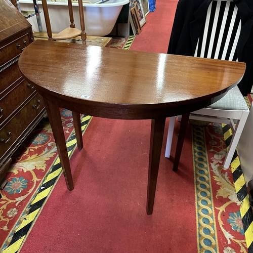 15 - MAHOGANY D-ENDER TABLE