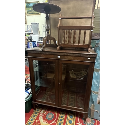 14 - THREE PIECES OF FURNITURE:
MAHOGANY CHINA CABINET ON QUEEN ANNE LEGS
OAK MAGAZINE RACK
MAHOGANY WINE... 