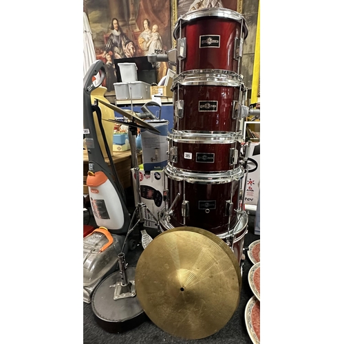 385 - GEAR4MUSIC DRUM SET