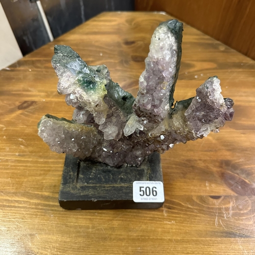 506 - AMETHYST ON STAND