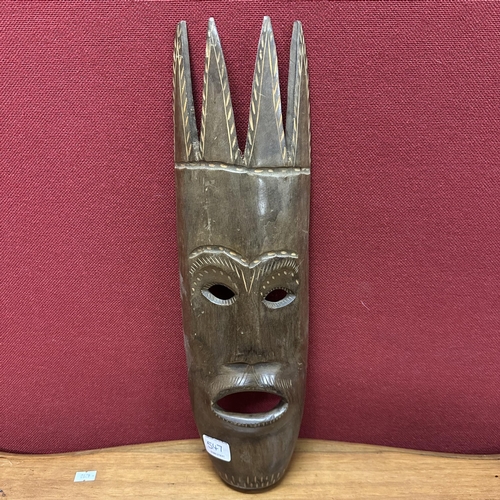 547 - CARVED AFRICAN IDOL MASK