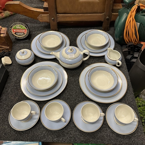 561 - DALTON 23 PIECE DINNER SET