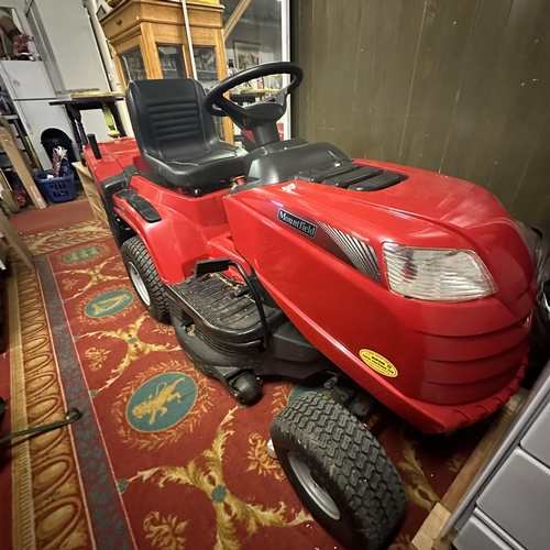 103 - MOUNTFIELD 1530H RIDE ON LAWNMOWER FULLY RUNNING CONDITION COMPLETE WITH GRASS BOX 

£3000RRP