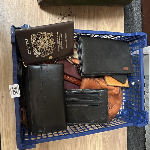 365 - SELECTION OF VINTAGE WALLETS AND PURSES