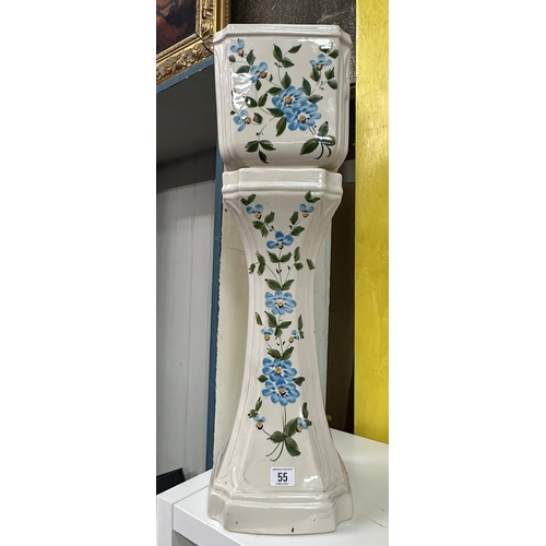 55 - EARLY 20TH CENTURY FRENCH HAND PAINTED GARDINER ON STAND DECORATED WITH FLOWERS