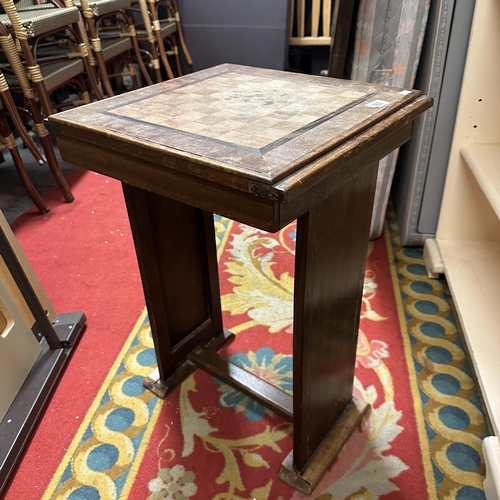 163 - 1950S OAK CHESS BOARD TABLE