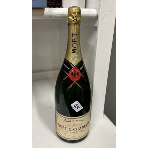 574 - DECORATIVE MOET BOTTLE