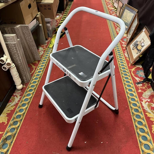 591 - METAL FOLDING STEP STOOL