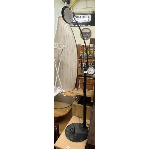 190 - FREE STANDING BLACK READING LAMP