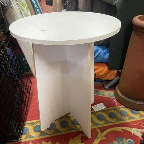 202 - WHITE OCCASIONAL TABLE