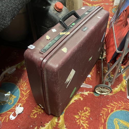 230 - VINTAGE SUITCASE