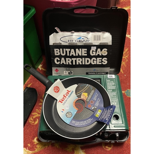 235 - SUNN GAS PORTABLE GAS STOVE WITH BUTANE CARTRIDGES AND A BRAND NEW TEFAL FRYING PAN