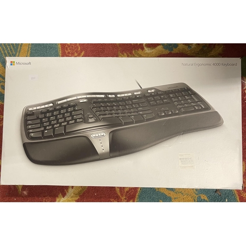 241 - MICROSOFT KEYBOARD