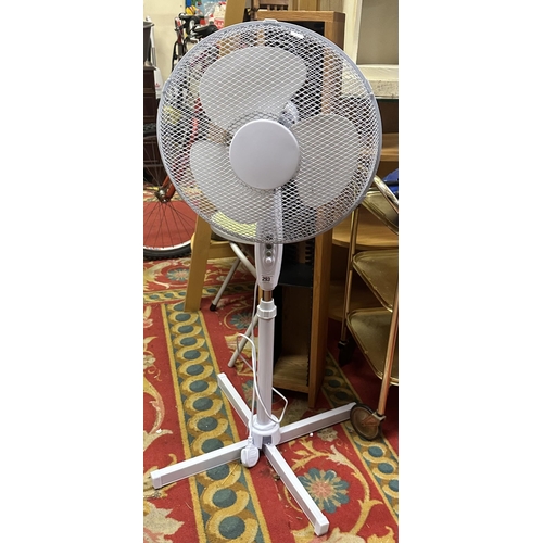 293 - FREESTANDING FAN