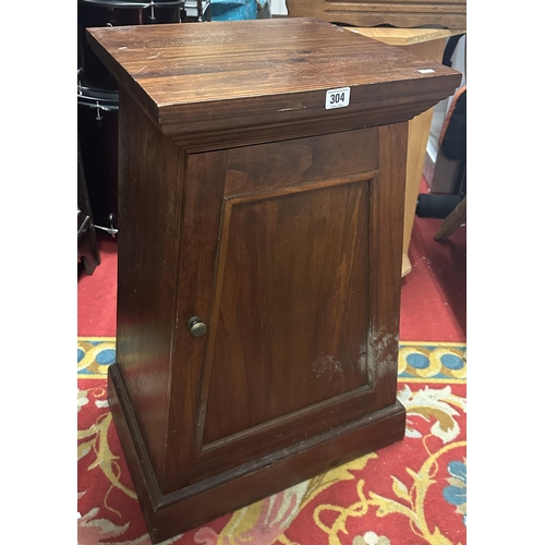 304 - MAHOGANY CABINET