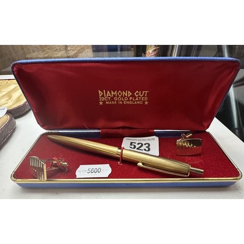 523 - 22CT GOLD PLATED PEN AND CUFF LINK SET