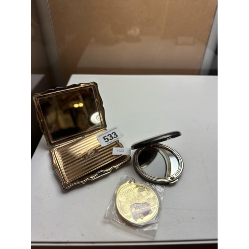 533 - VINTAGE STRATTON LADIES COMPACT, MIRROR AND KEYRING