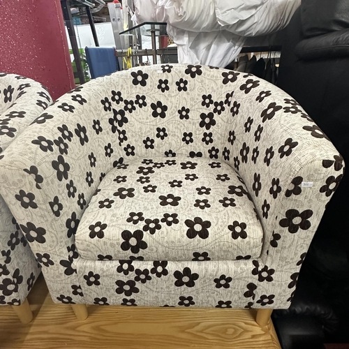 548 - TUB CHAIR