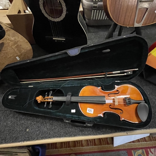 425 - VIOLIN IN CASE