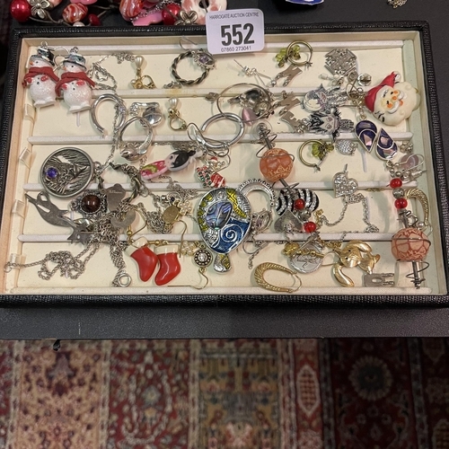 SELECTION OF JEWELLERY