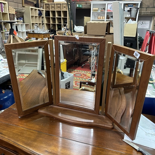 139 - TRIPLE BEVELLED GLASS DRESSING TABLE MIRROR IN MAHOGANY