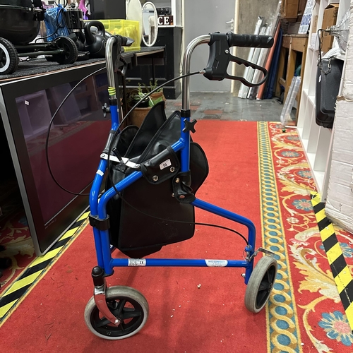 15 - MOBILITY WALKER