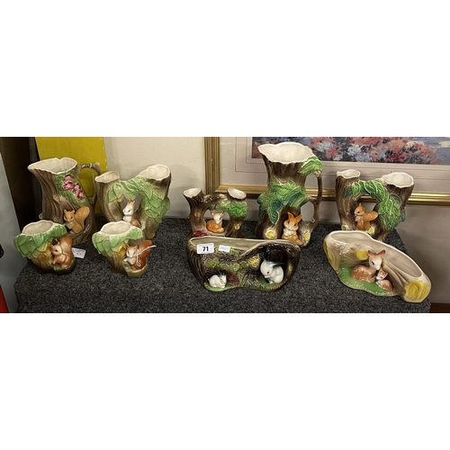 71 - SELECTION OF FAUNA POTTERY INCLUDING HORNSEA