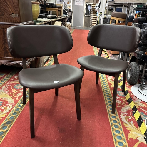 10 - PAIR OF STUNNING CONTEMPORARY CALLIGARIS CLAIRE CHAIRS IN BROWN LEATHER