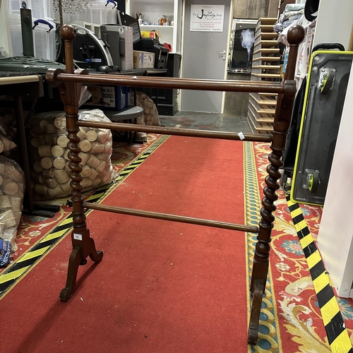 20 - VICTORIAN BARLEY SUGAR TWIST TOWEL RAIL IN MAHOGANY