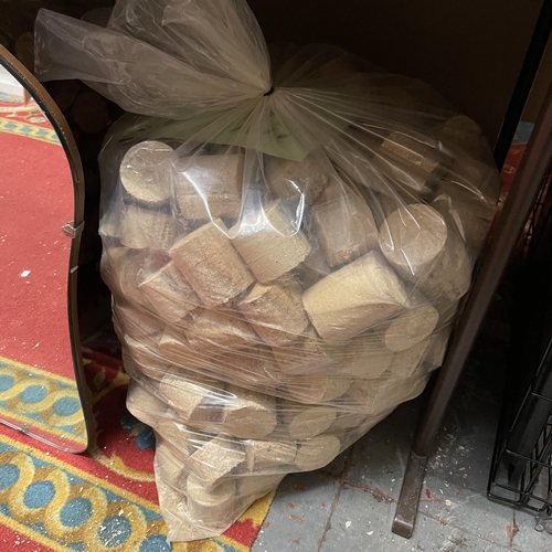 122 - 40KG BAG OF HARDWOOD BRIQUETTES