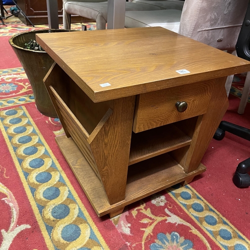 185 - OAK SIDE TABLE