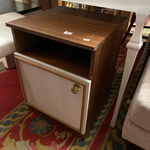 302 - BEDSIDE CABINET