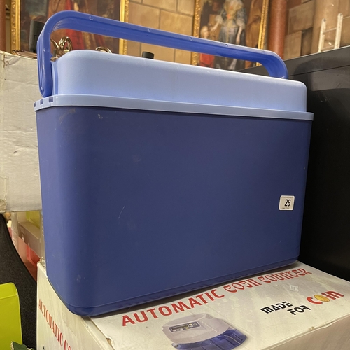 26 - COOLER BOX