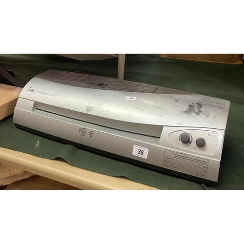 38 - GBC HEATSEAL H400 LAMINATOR