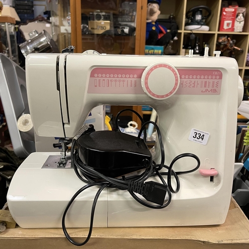 334 - SEWING MACHINE WITH FOOT PEDAL