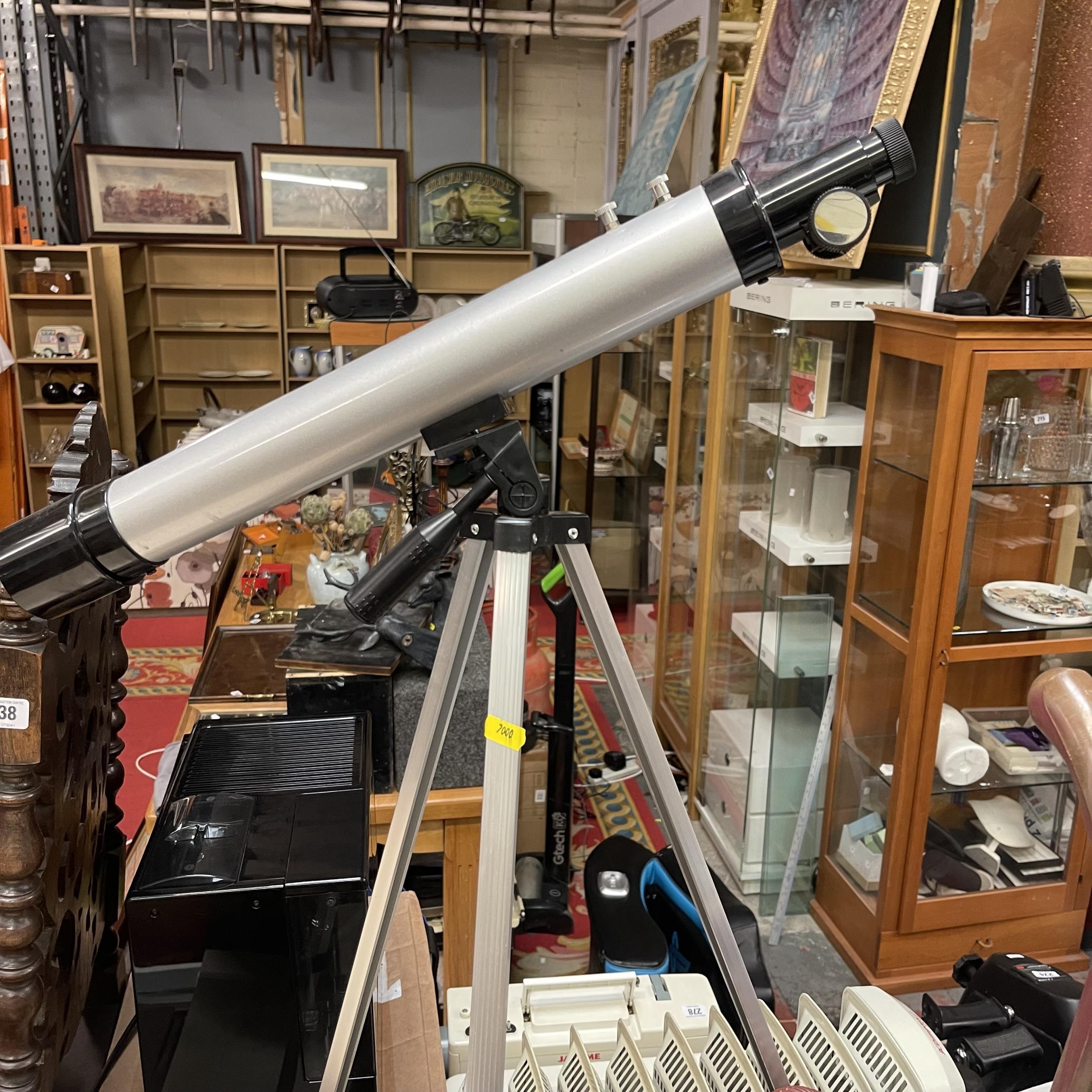 TELESCOPE ON TRIPOD