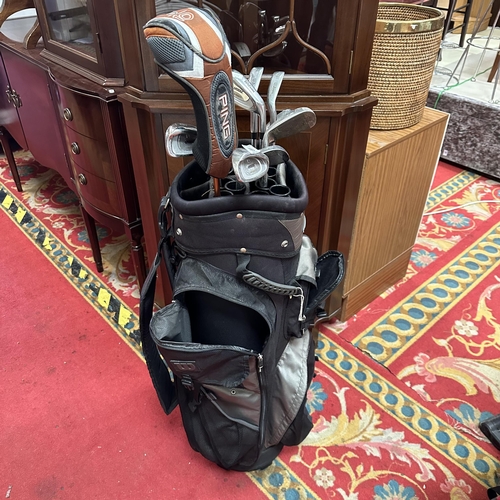 40 - GOLF CLUBS