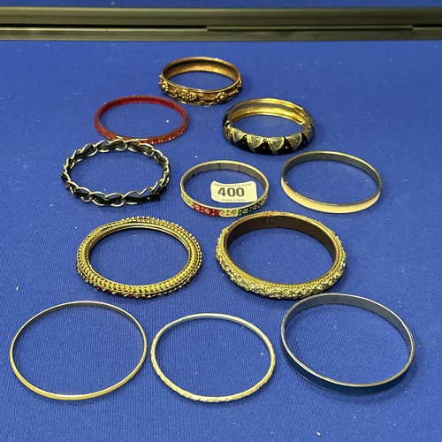 400 - SELECTION OF BANGLES