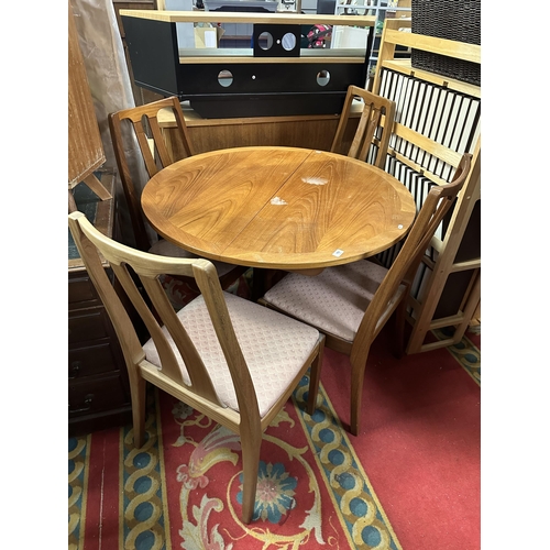 162 - NATHAN TEAK EXTENDING DINING TABLE WITH 4 DINING CHAIRS