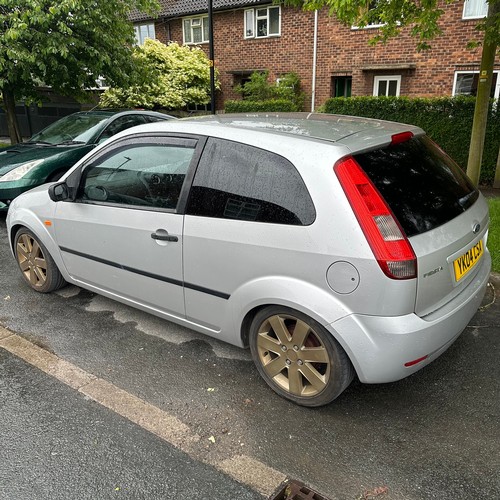 400 - FORD FIESTA SILVER,1.4LTR,PETROL ENGINE,ALLOY WHEELS,3 DOOR,LEATHER INTERIOR,FULLY RUNNING NEEDS MOT... 