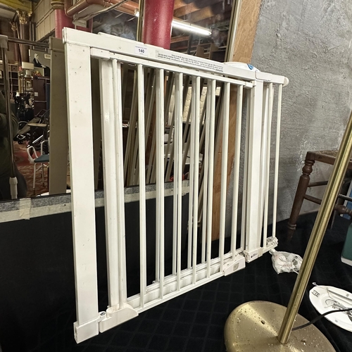 140 - 2 STAIR GATES