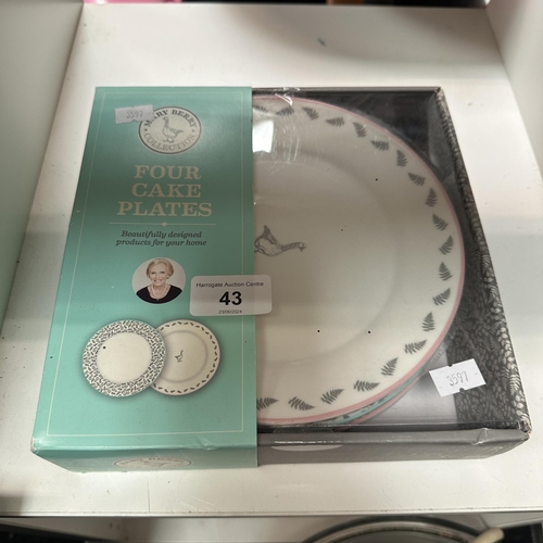 43 - SET OF 4 MARY BERRY CAKE PLATES (NEW IN BOX)