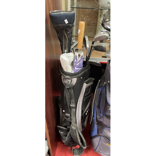 163 - GOLF BAG & CLUBS