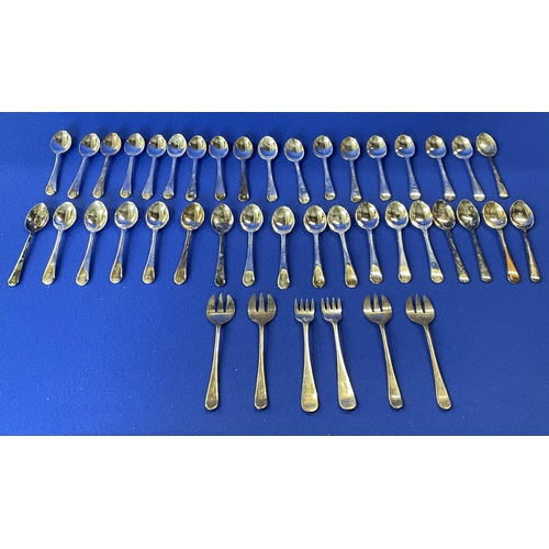 245 - 36X TEA SPOONS AND 6X CAKE FORKS IN SILVER PLATE